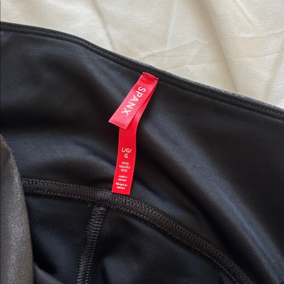 NWT Spanx Faux Leather Leggings Size L - Picture 11 of 14